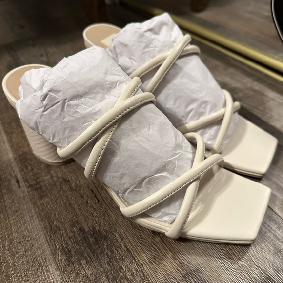 Dolce Vita Ivory Strappy Block Heels - Picture 4 of 6